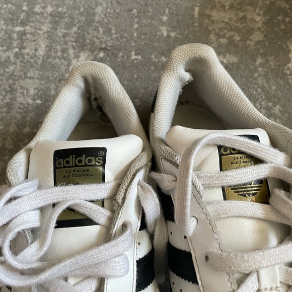 Original Superstar Adidas shoes - Picture 5 of 9